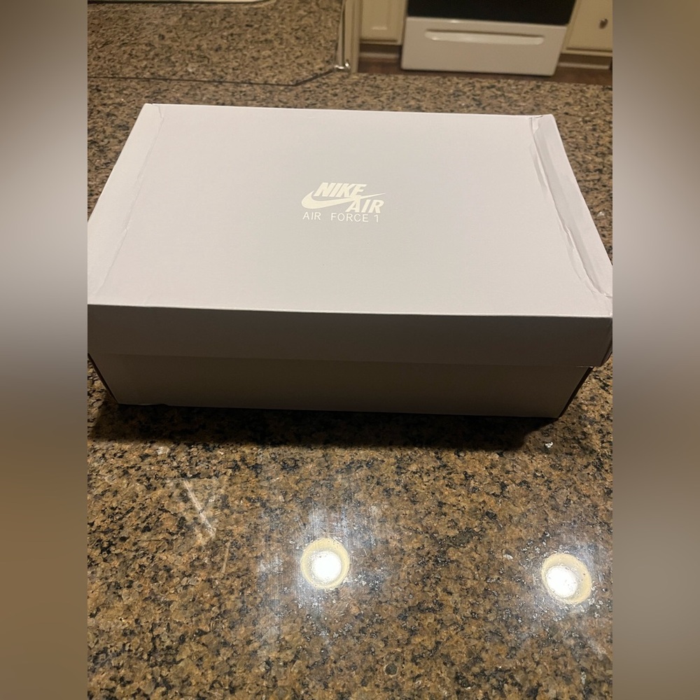 Nike Air Force 1 Box in Gray
